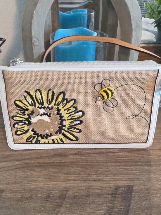 Coach Handbags - Coach Vintage Straw Beige Sunflower & Bee Wristlet